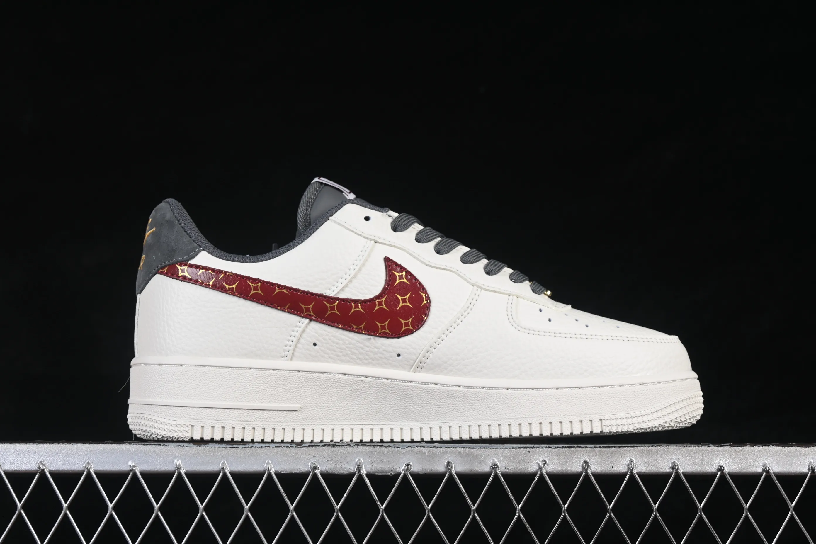 All categories Nk Air Force 1 Air Force series Nk Air Force 1 Low Air Force low-top Nike Air Force 1'07 Low Year of the Horse joint name Cloud white crimson gold Air Force 1 low-top casual sneakers NH0601-507